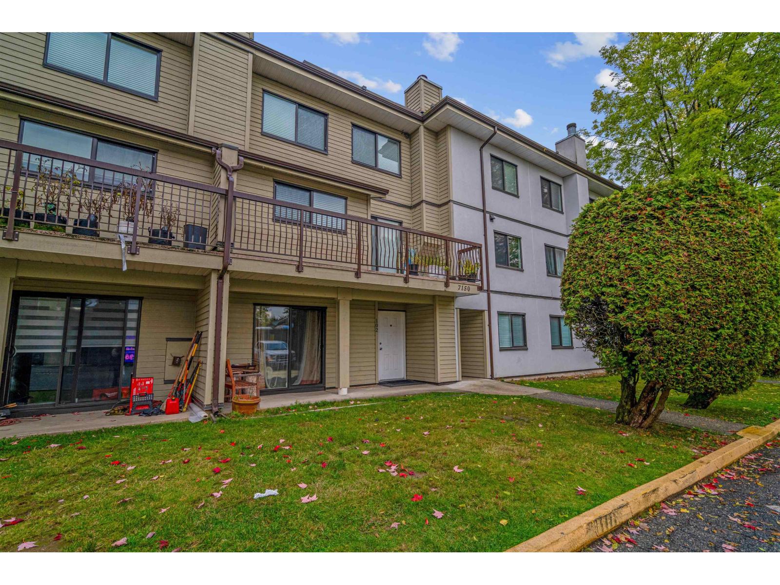 102 7150 133 STREET Property Photo 1