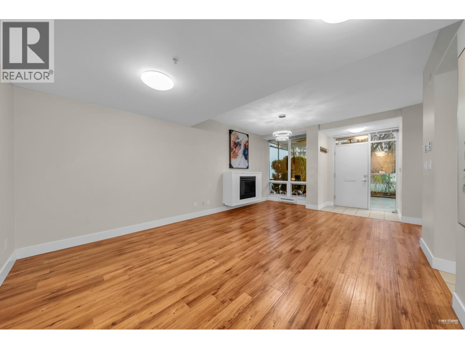 4818 Hazel Street Property Photo 4