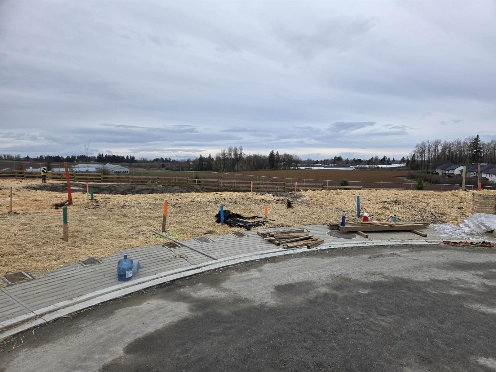 2589 Crossing Court Property Photo 3