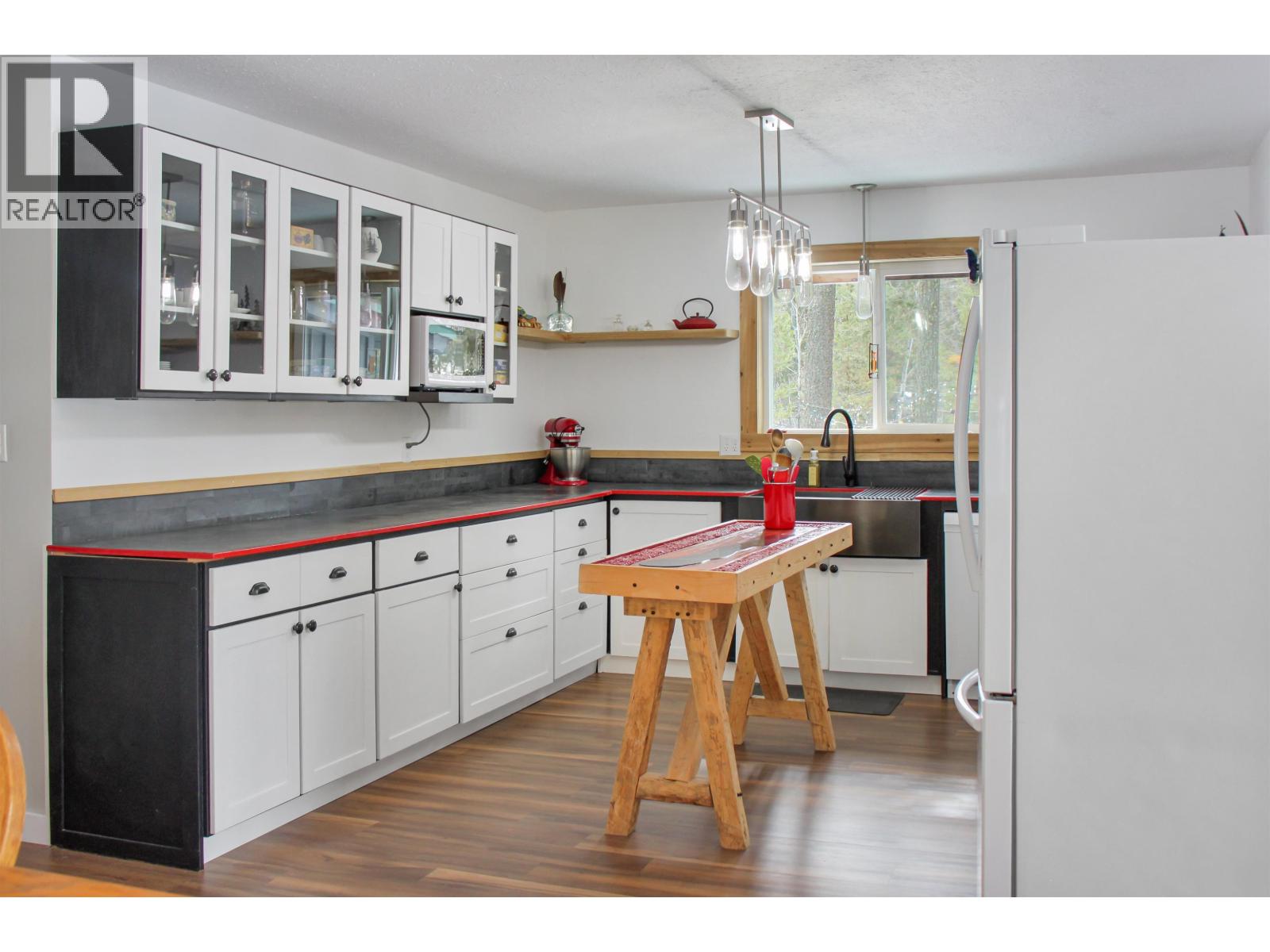 4907 Peasim Court Property Photo 4
