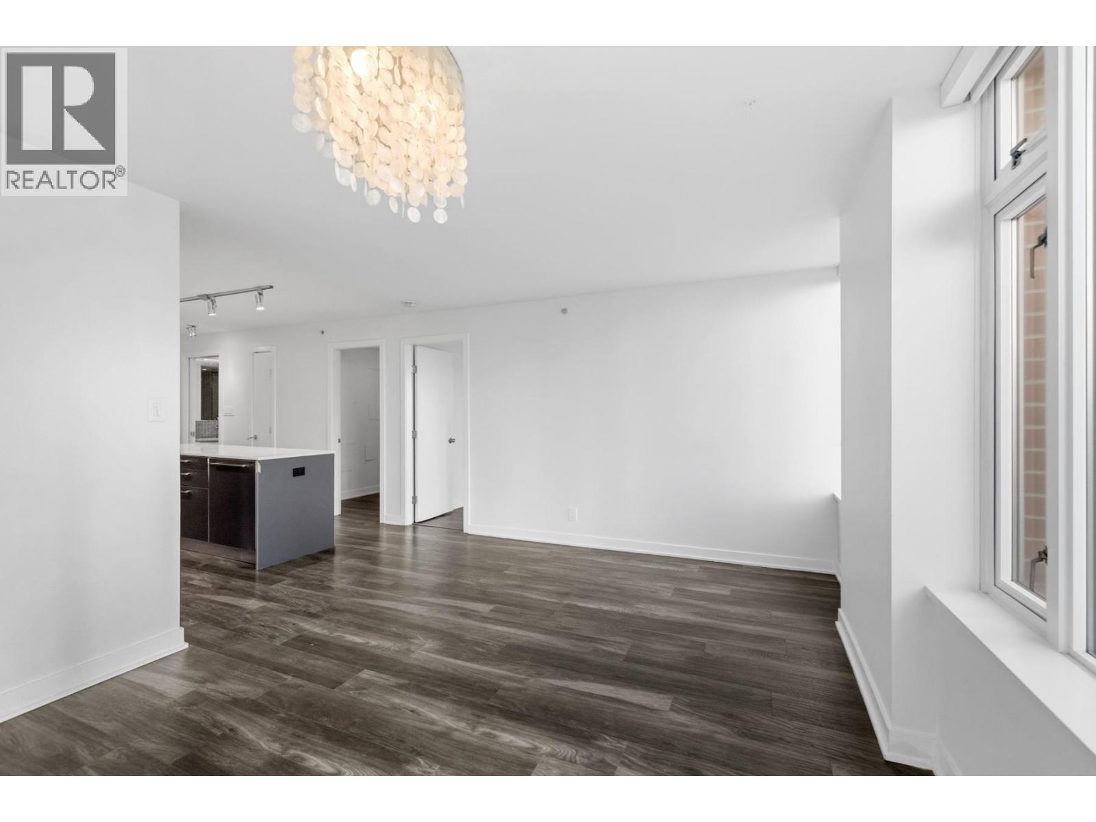 301 1762 Davie Street Property Photo 4
