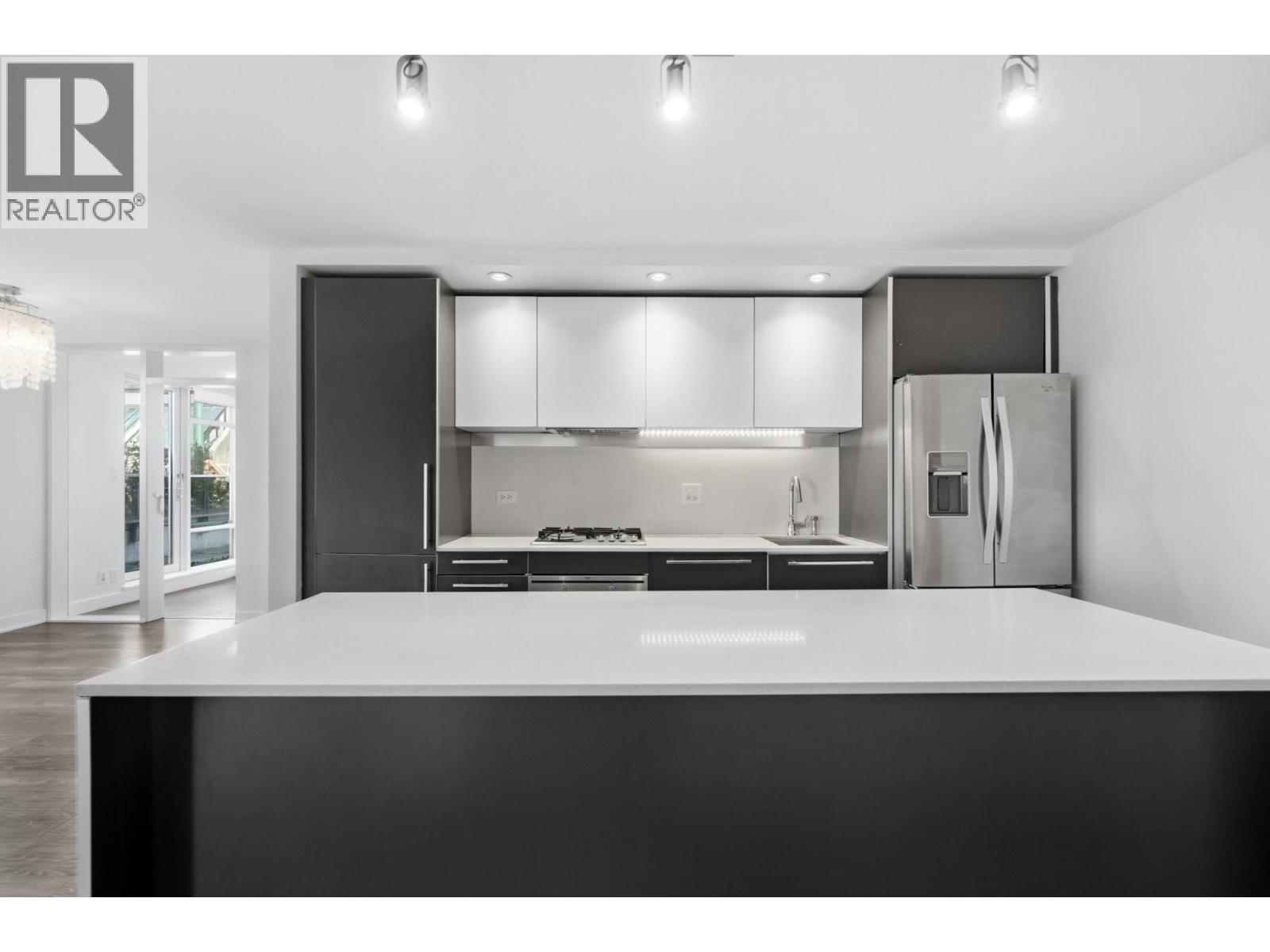 301 1762 Davie Street Property Photo 10