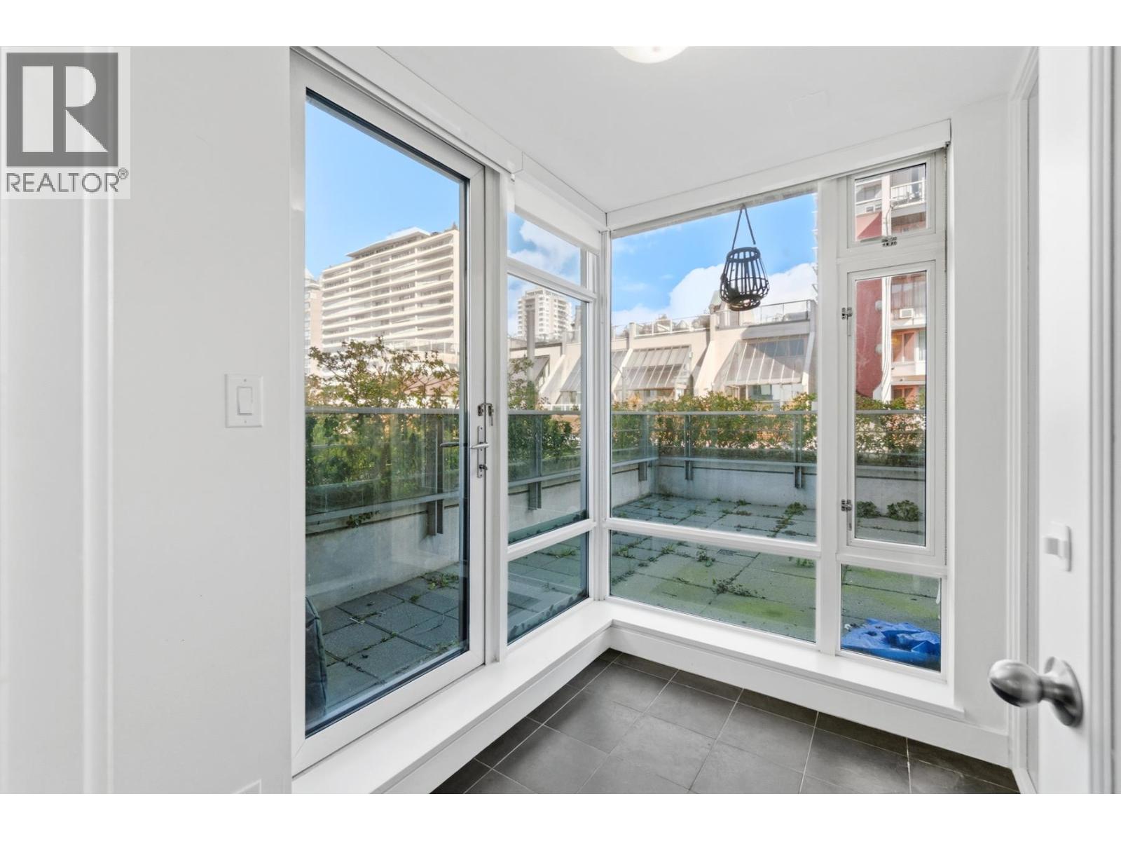301 1762 Davie Street Property Photo 15