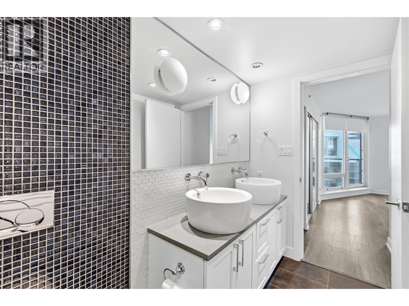 301 1762 Davie Street Property Photo 22