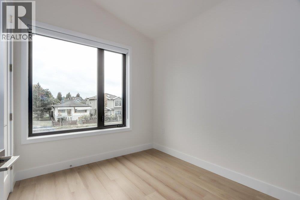 1 4257 Knight Street Property Photo 11