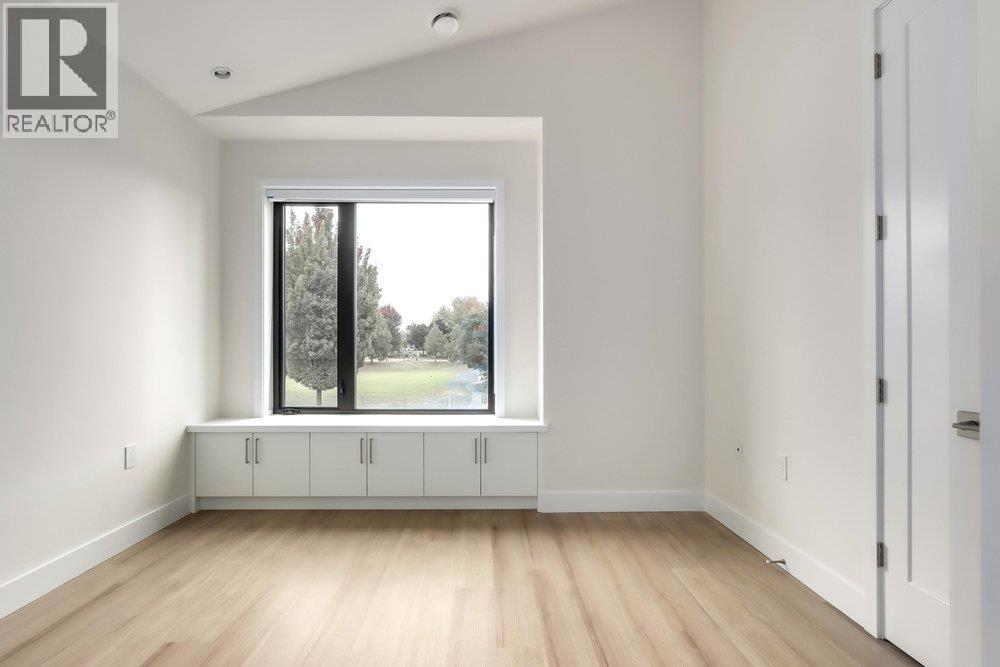 1 4257 Knight Street Property Photo 18