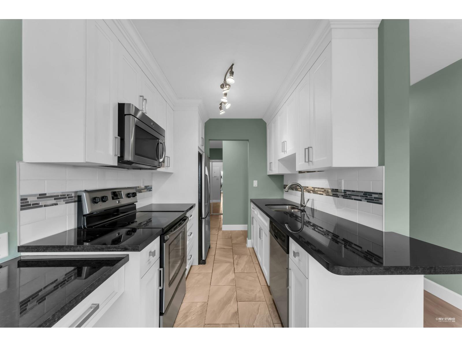 322 17707 57a Avenue Property Photo 2