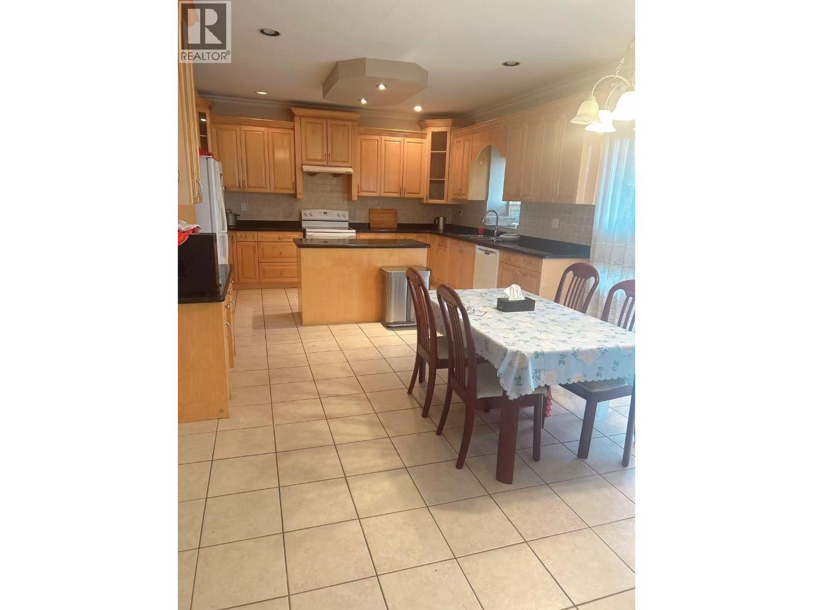 6521 Waltham Avenue Property Photo 5