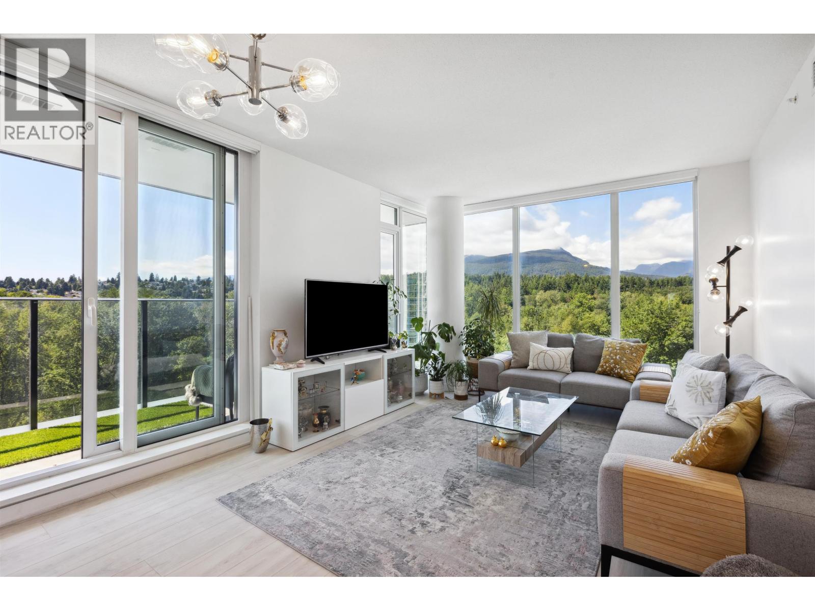1207 1471 HUNTER STREET Property Photo 1