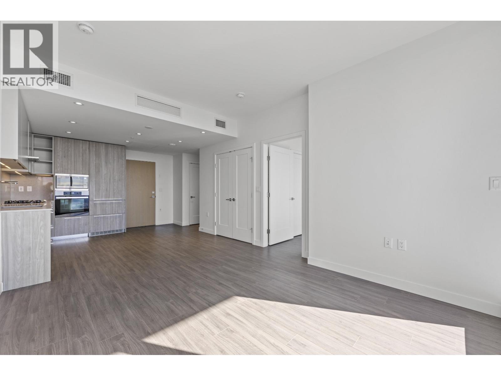 2808 6699 Dunblane Avenue Property Photo 9