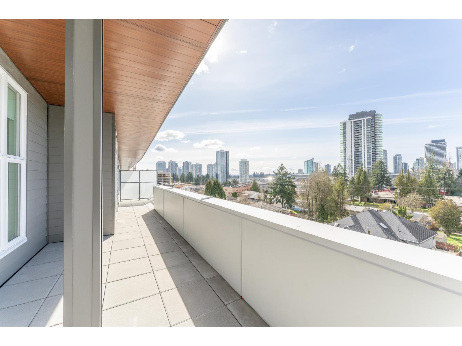 608 10488 138a Street Property Photo 2