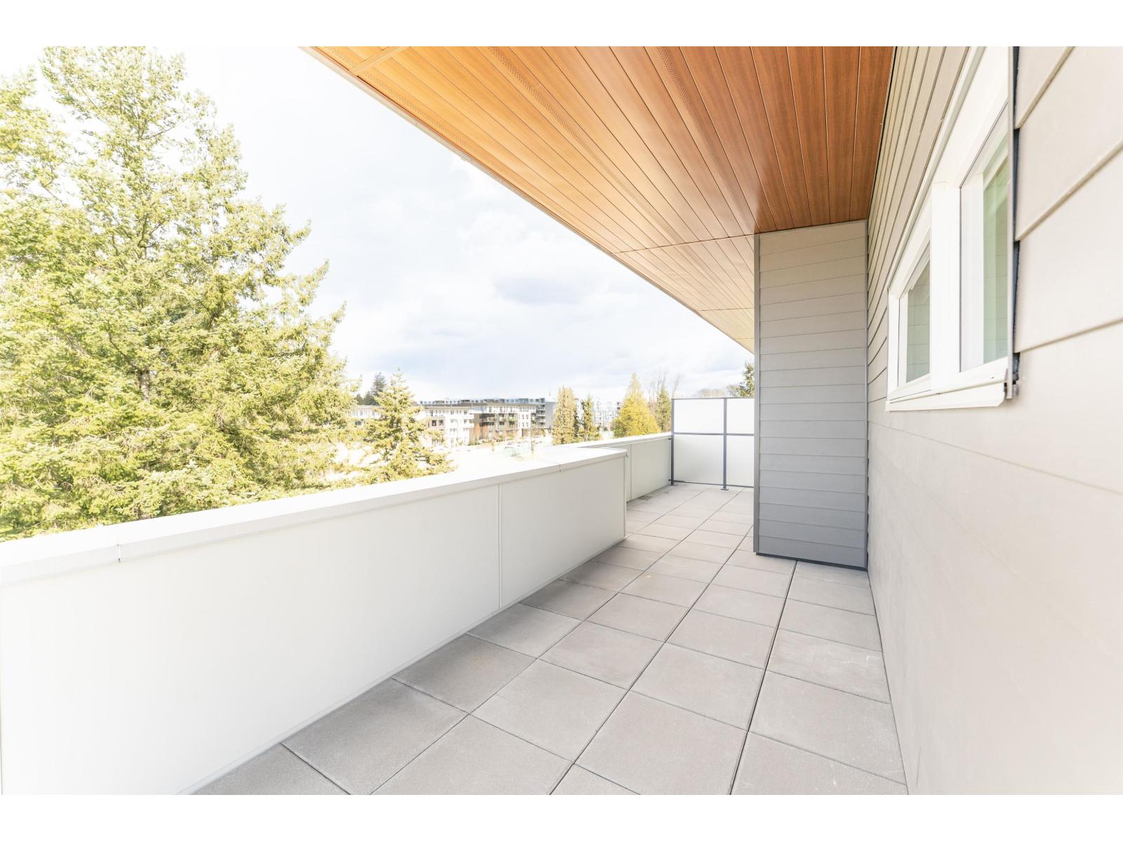 608 10488 138a Street Property Photo 3