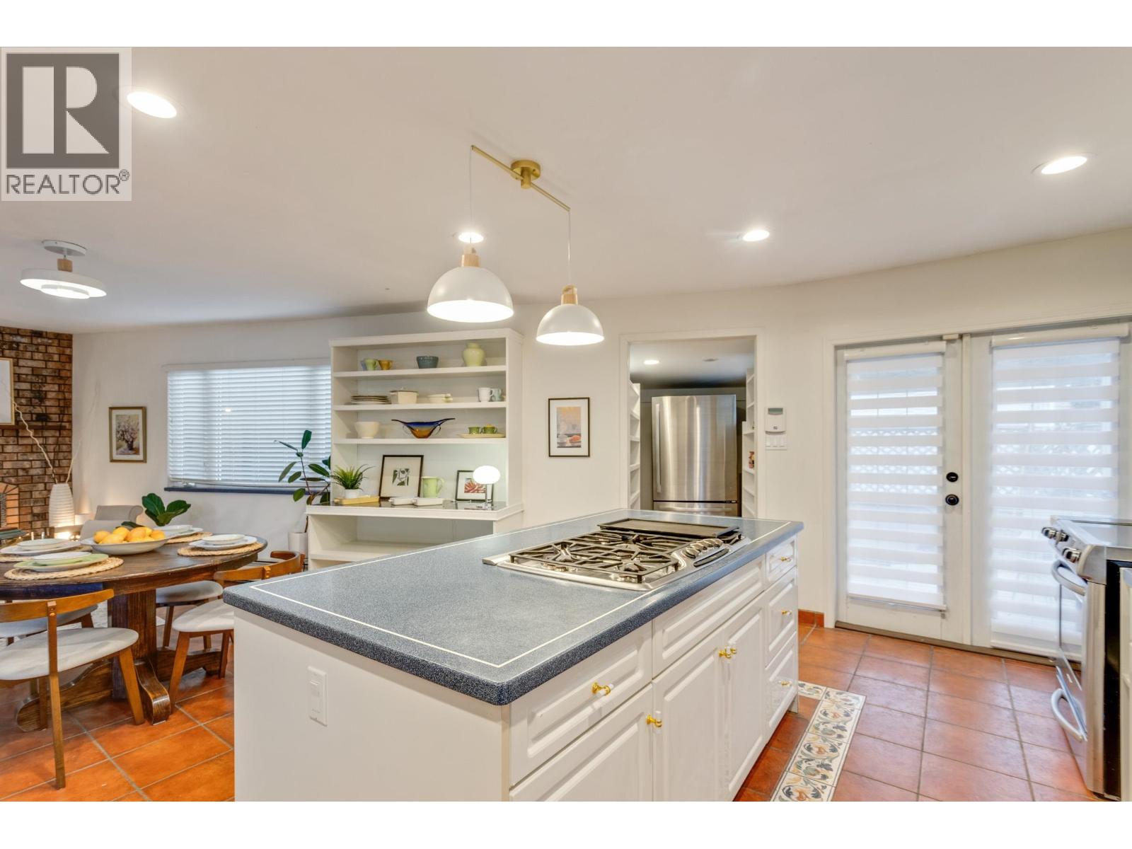 7362 Laburnum Street Property Photo 8