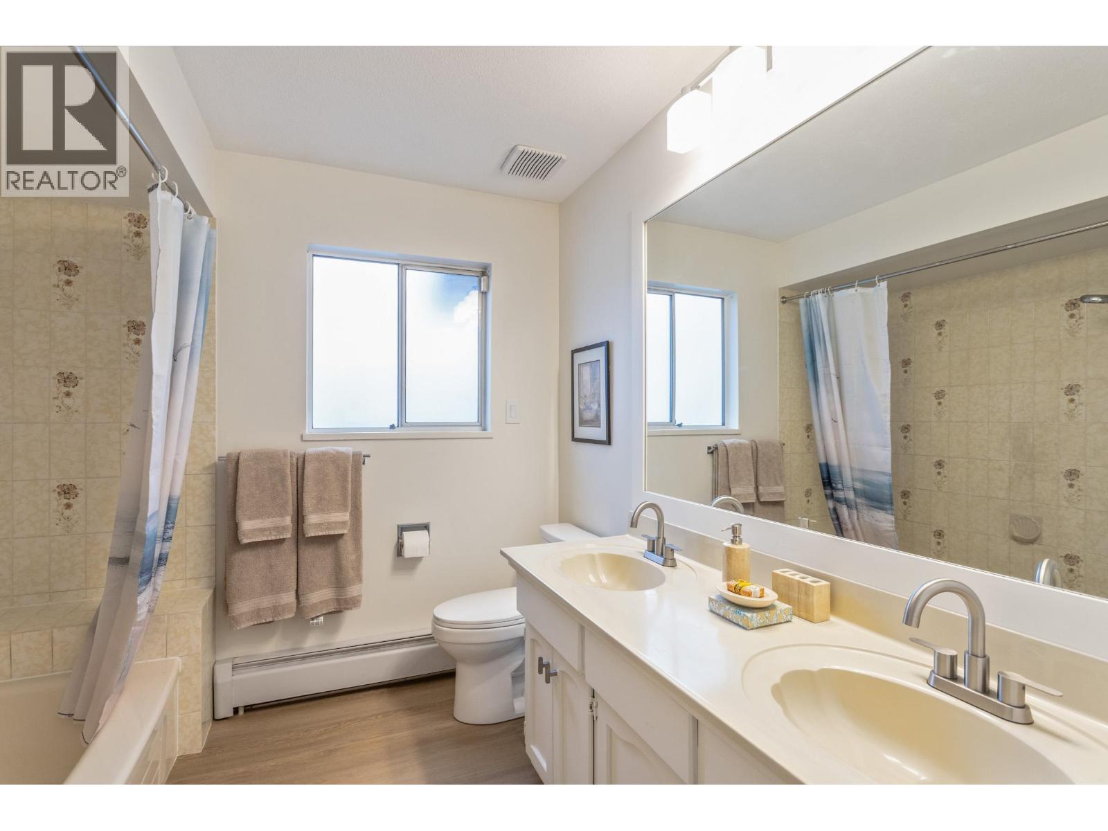 7362 Laburnum Street Property Photo 22