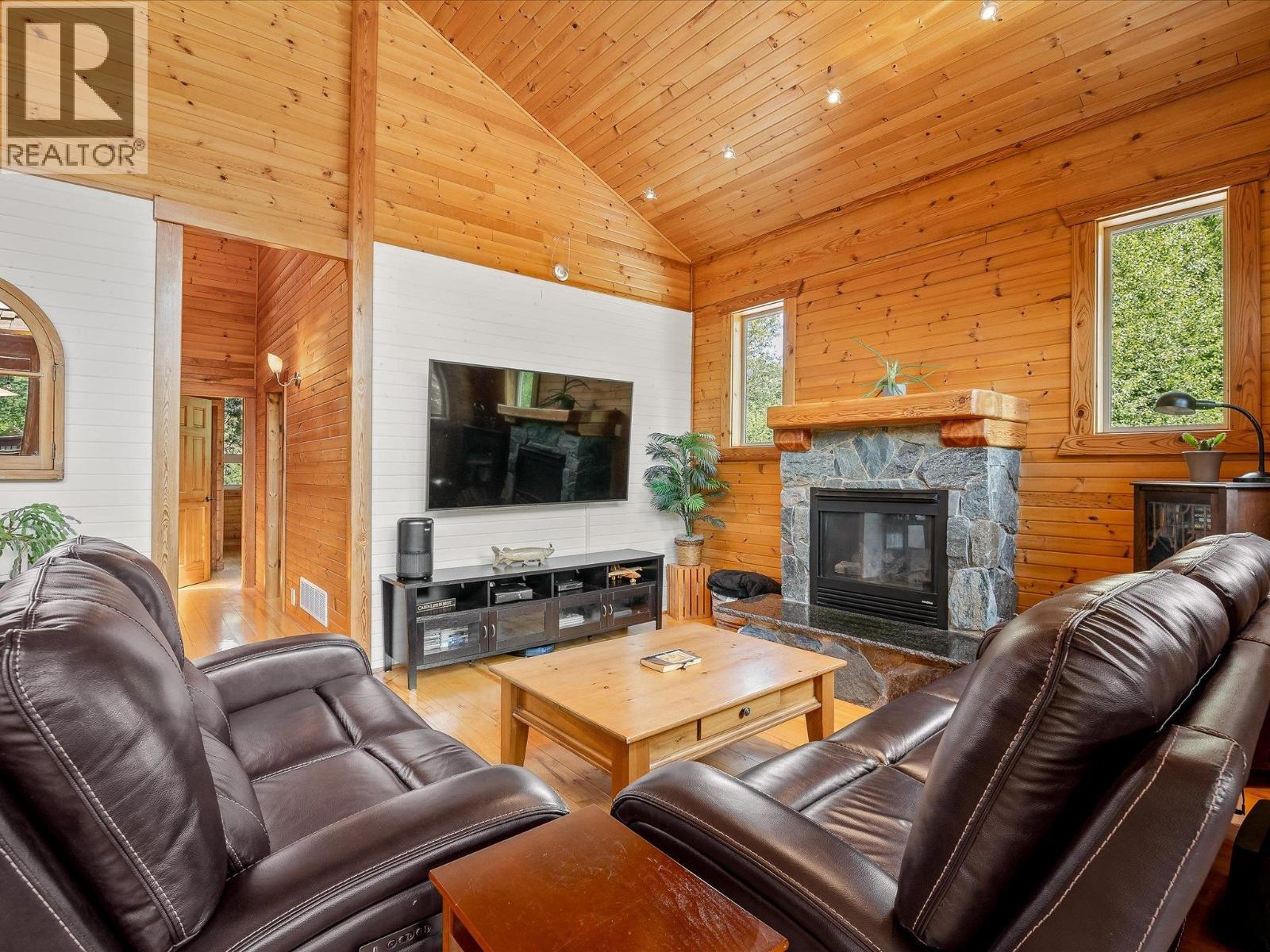 1470 Fraser Road Property Photo 4