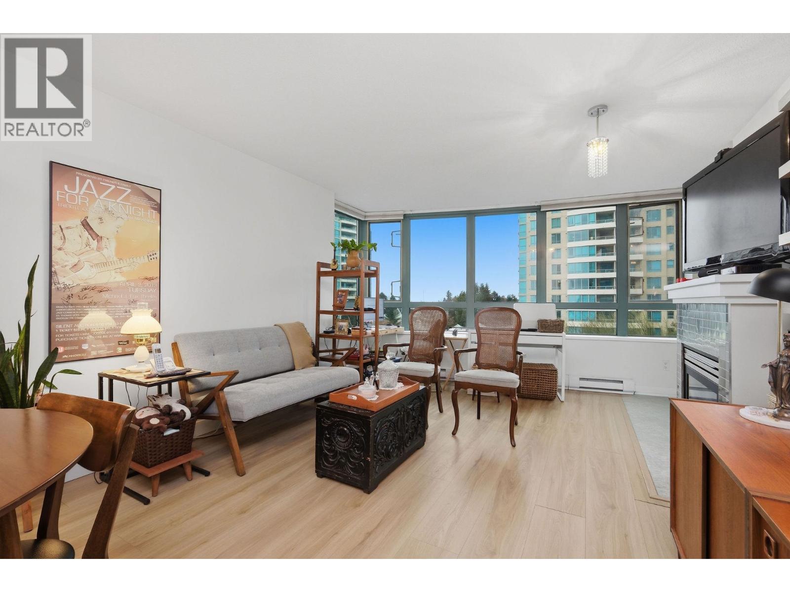 505 6659 Southoaks Crescent Property Photo 3