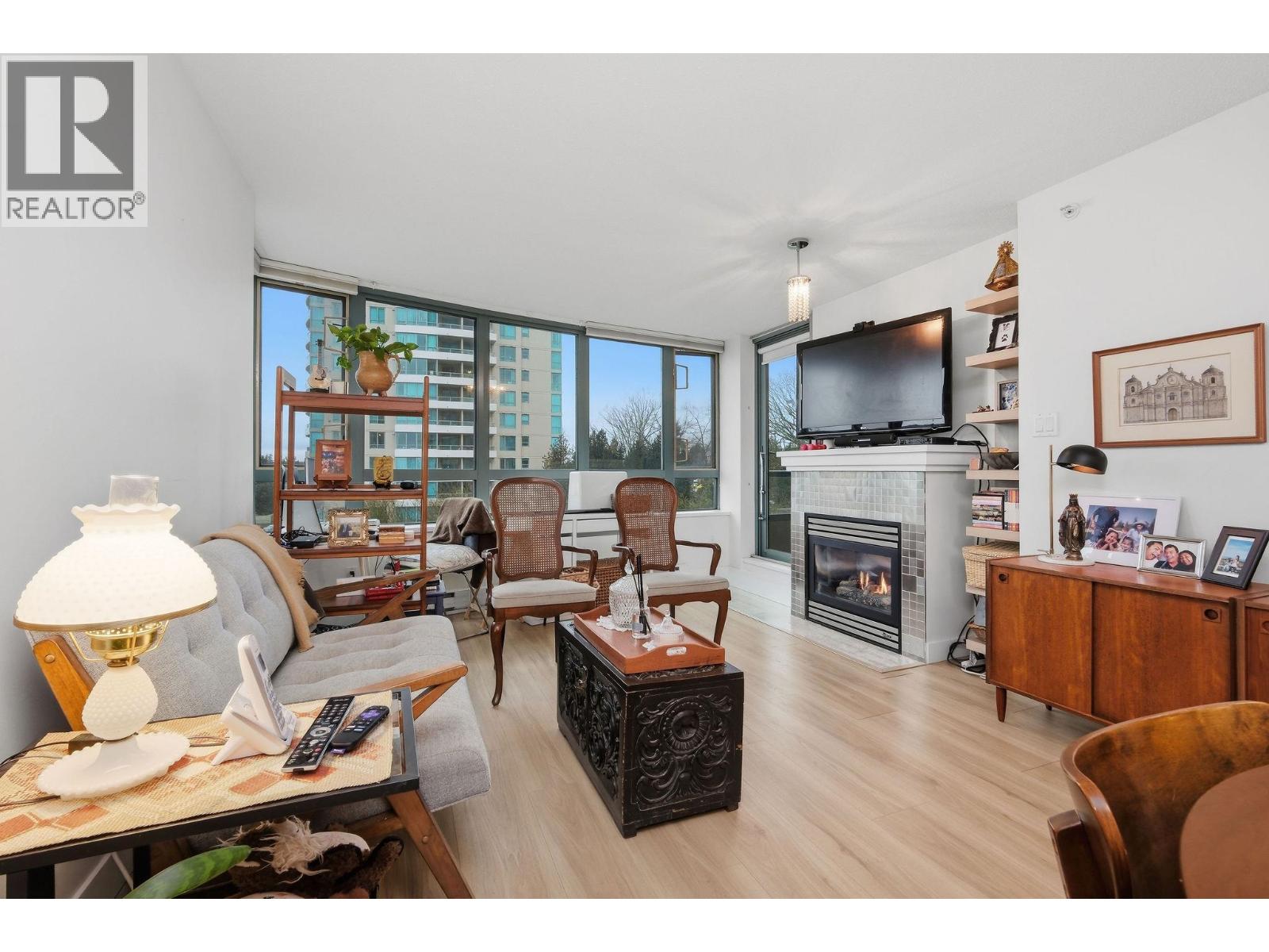505 6659 Southoaks Crescent Property Photo 4