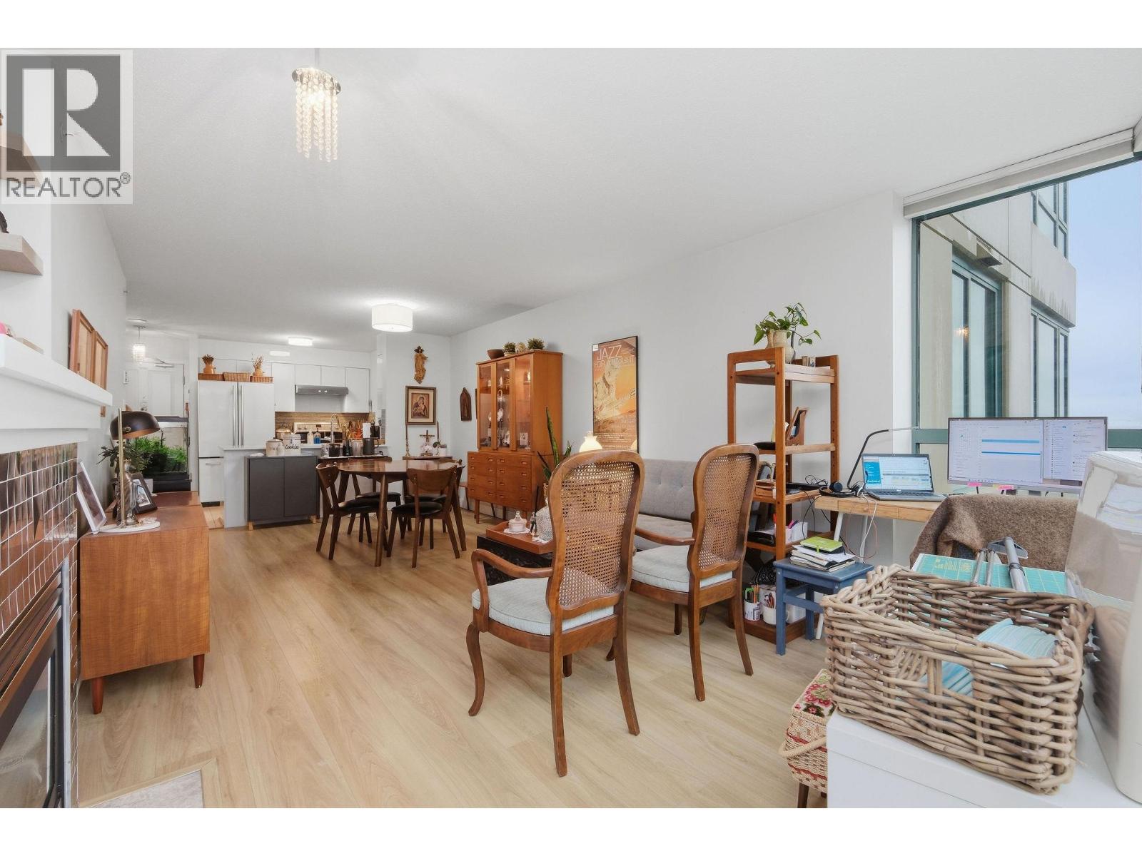 505 6659 Southoaks Crescent Property Photo 5