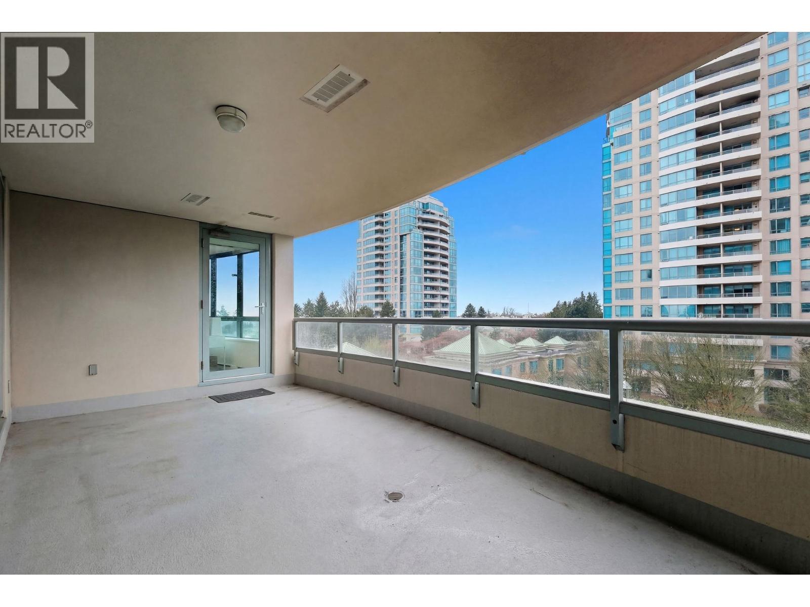 505 6659 Southoaks Crescent Property Photo 13