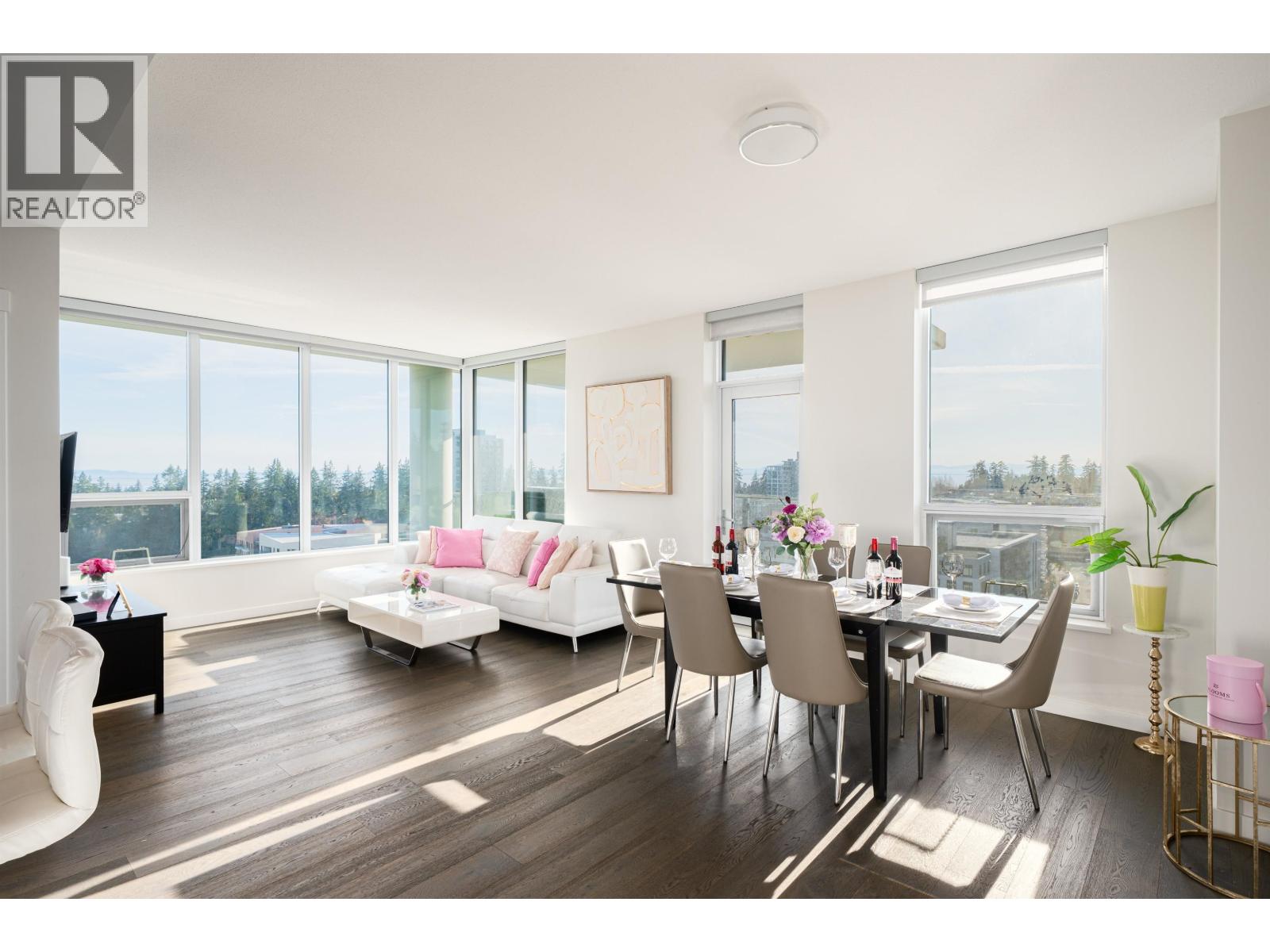 1309 3487 BINNING ROAD Property Photo 1