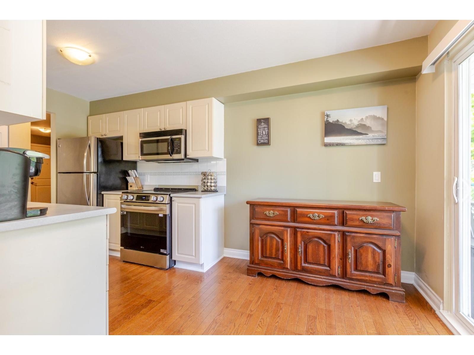 202 20433 53 Avenue Property Photo 12