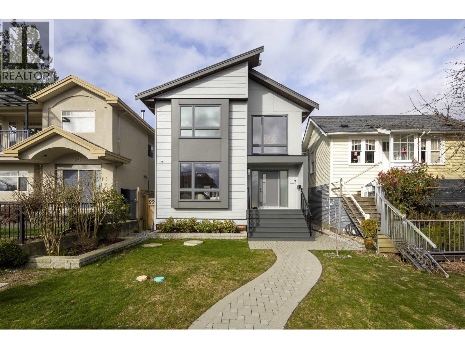 7 N HOWARD AVENUE