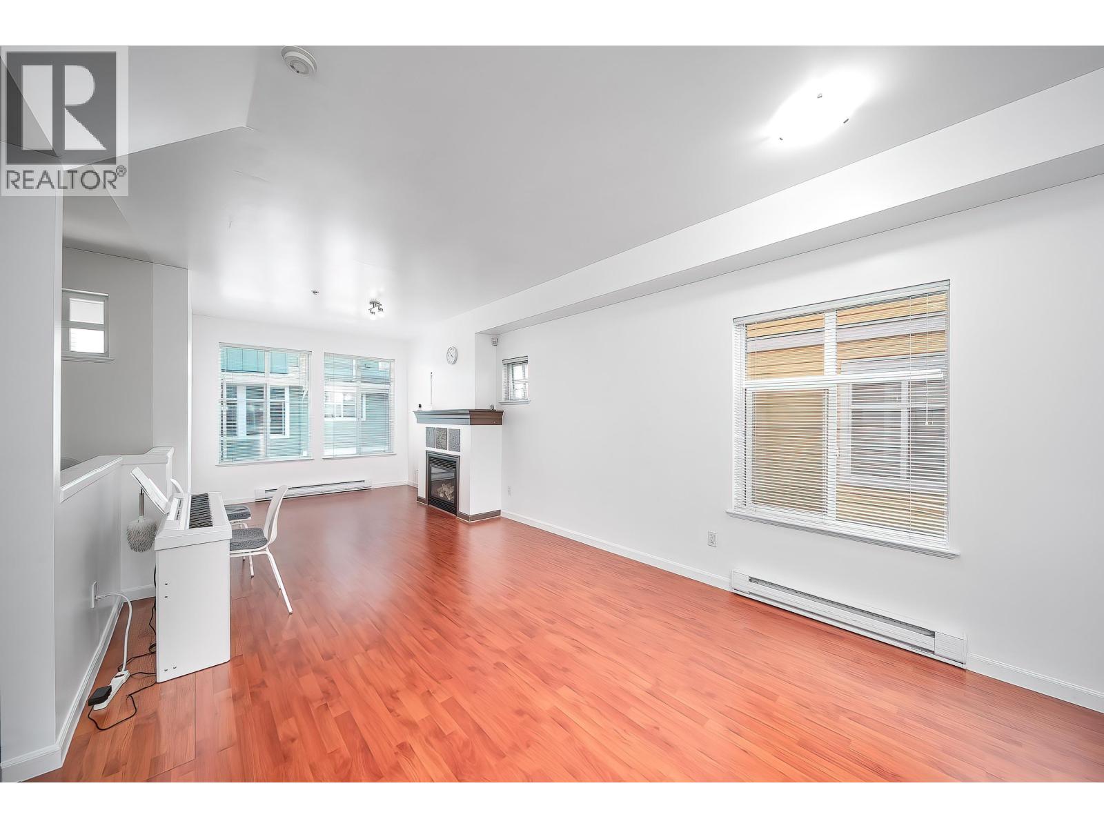 68 935 Ewen Avenue Property Photo 15