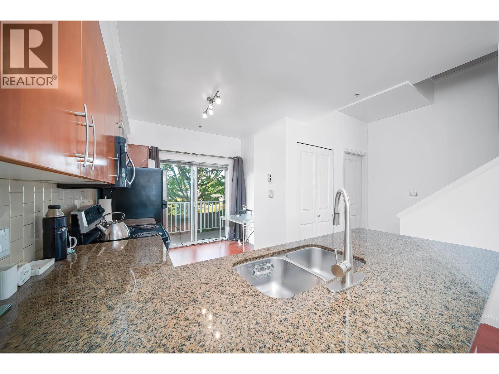 68 935 Ewen Avenue Property Photo 22