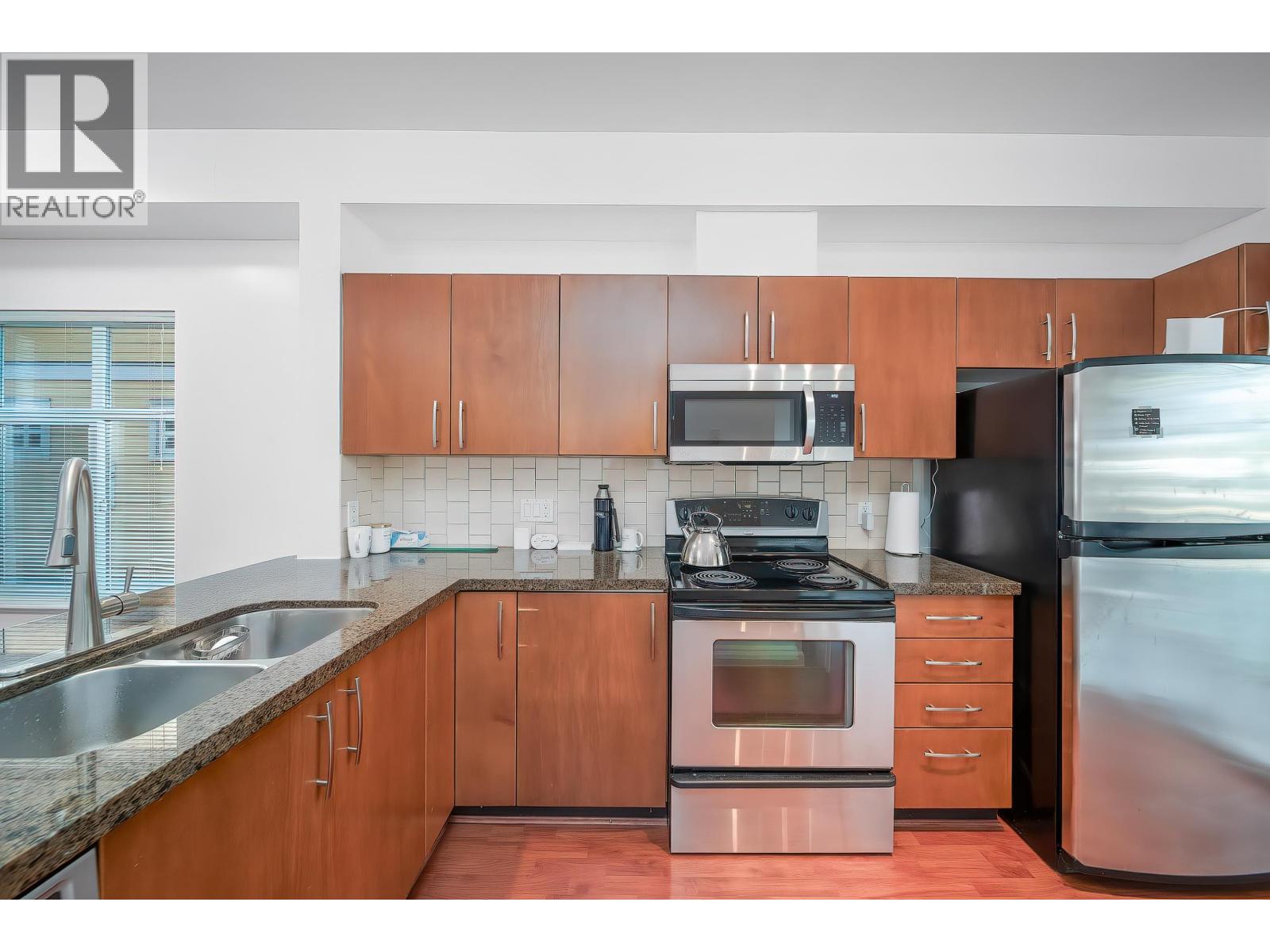 68 935 Ewen Avenue Property Photo 23