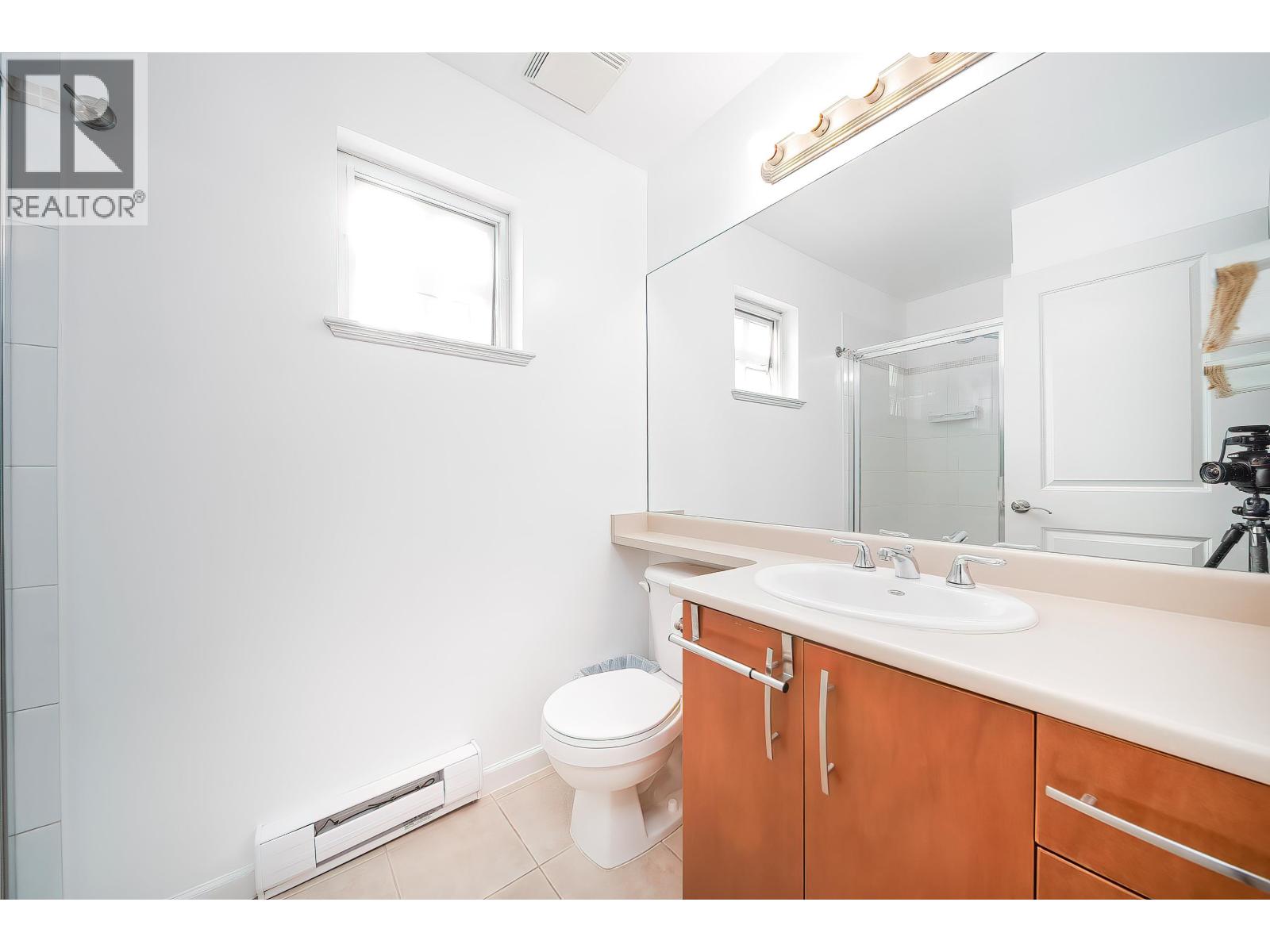 68 935 Ewen Avenue Property Photo 31