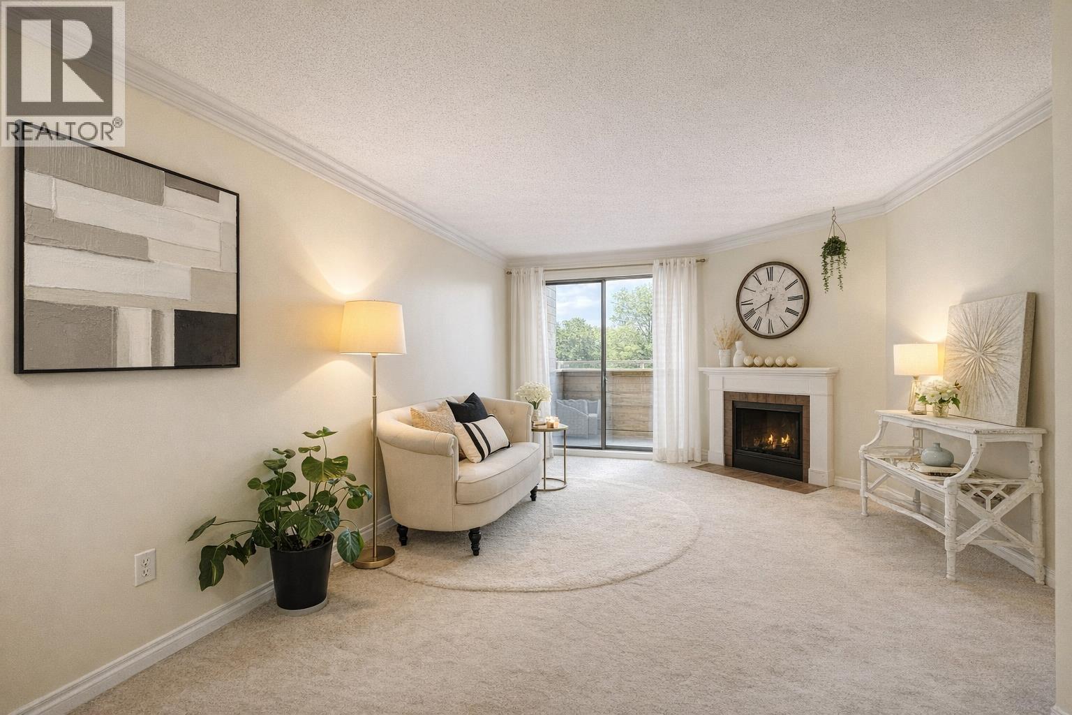 312 615 North Road Property Photo 1