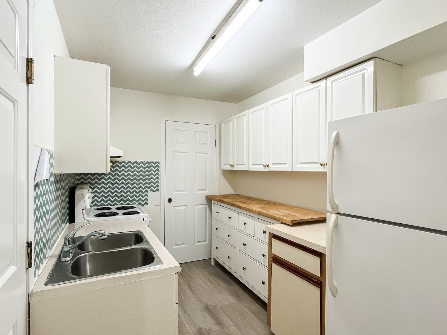 11942 99 Avenue Property Photo 28