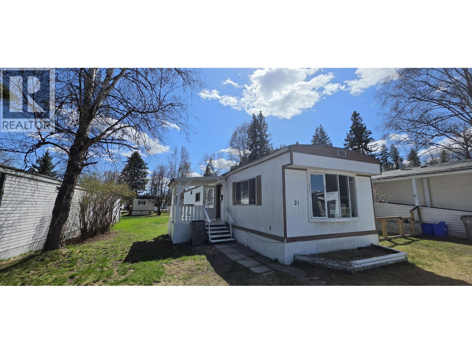 21 654 North Fraser Drive Property Photo 2