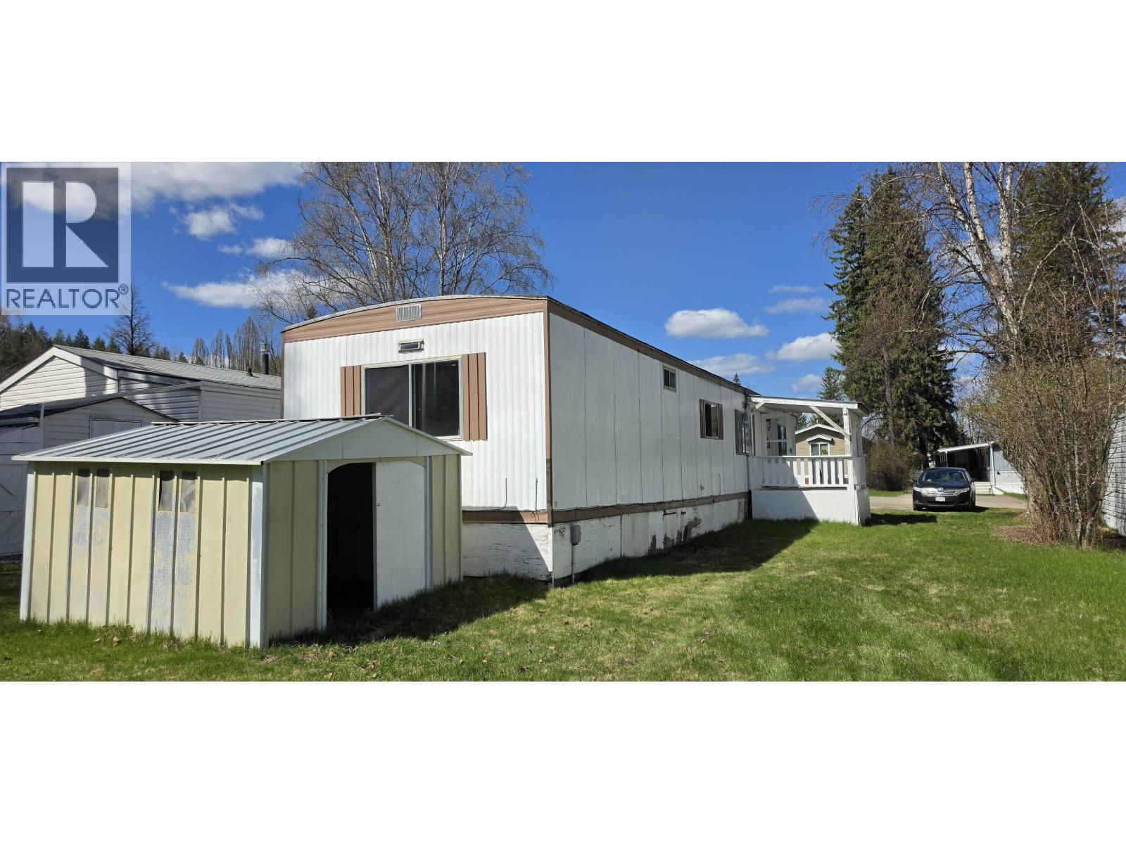 21 654 North Fraser Drive Property Photo 3