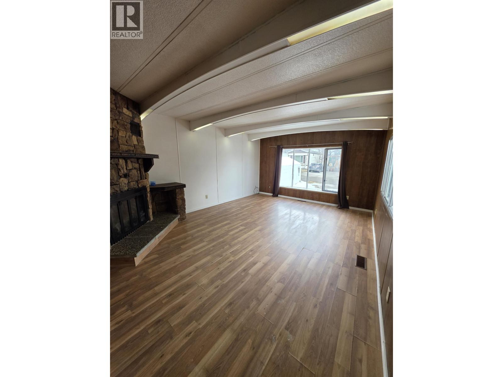 21 654 North Fraser Drive Property Photo 6