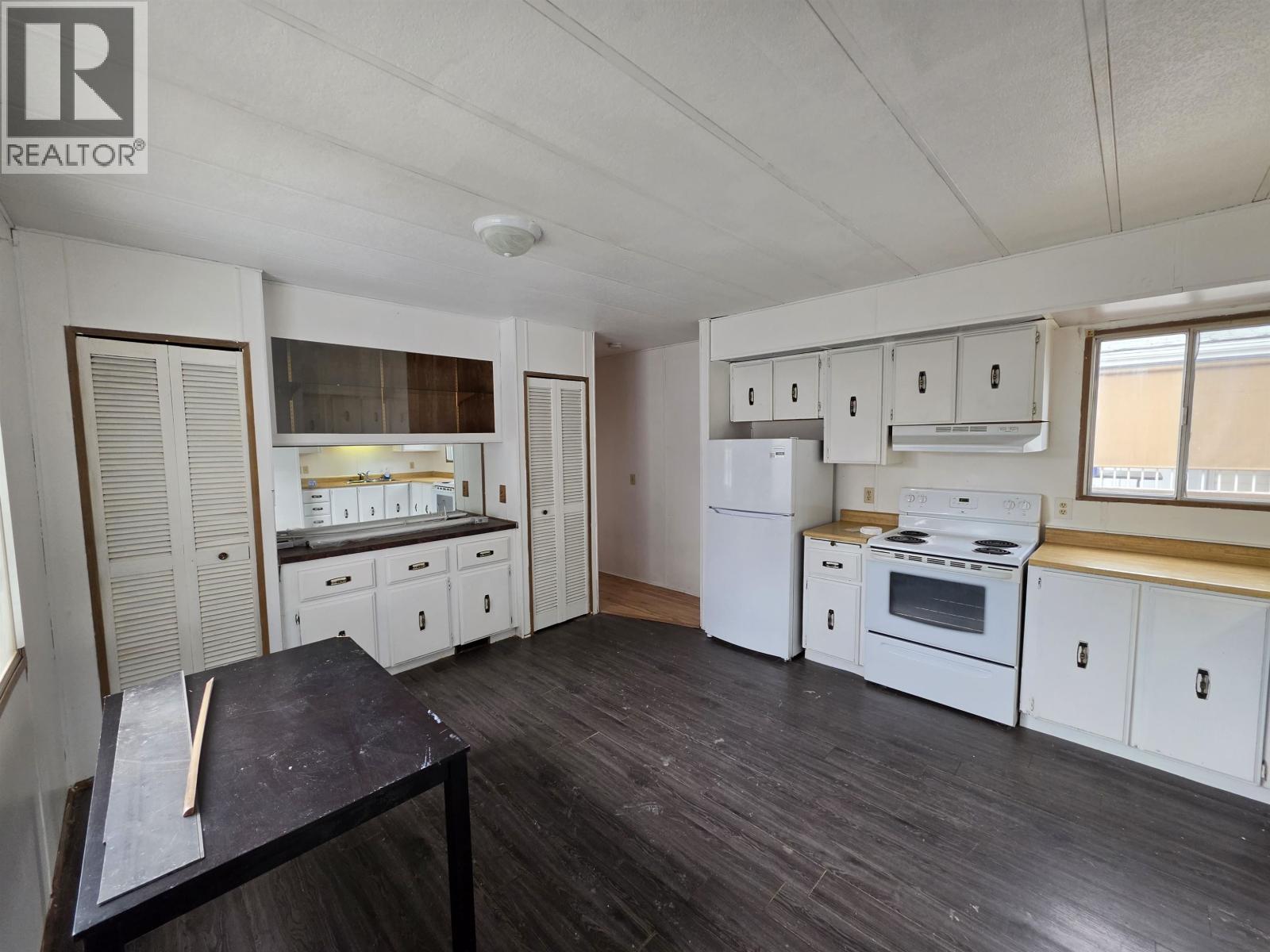 21 654 North Fraser Drive Property Photo 9
