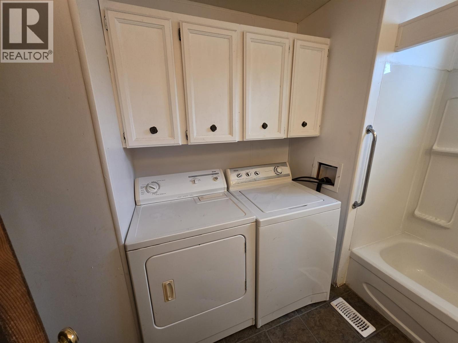 21 654 North Fraser Drive Property Photo 13