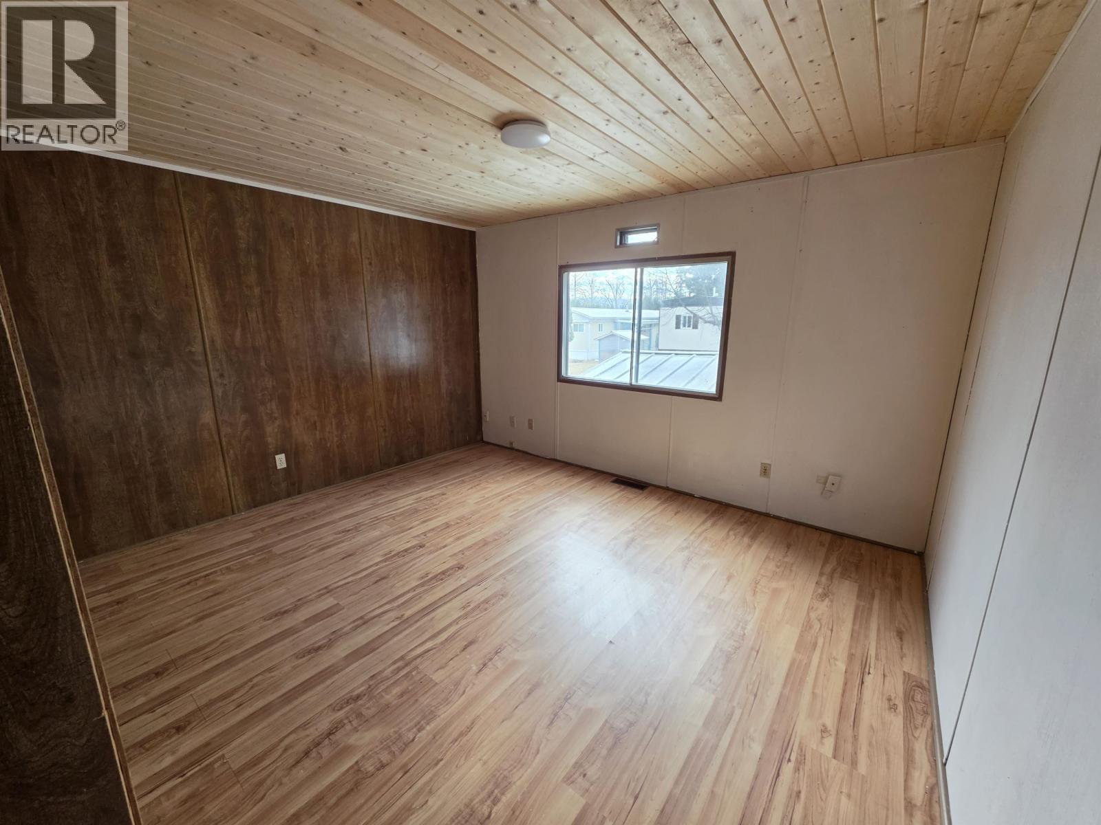 21 654 North Fraser Drive Property Photo 16