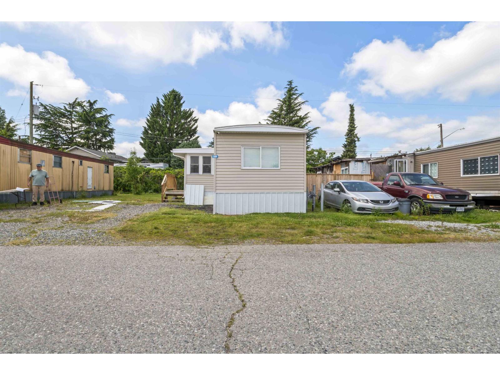 9B 26892 FRASER HIGHWAY