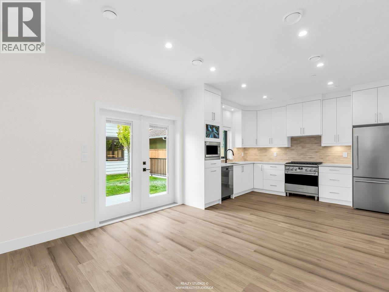 2 4257 Knight Street Property Photo 5