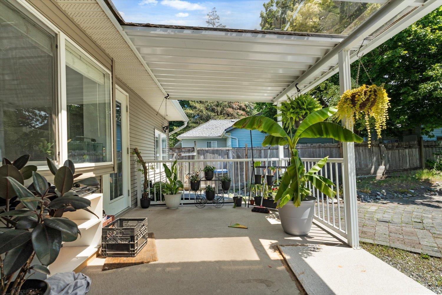 574 Park Street Property Photo 6