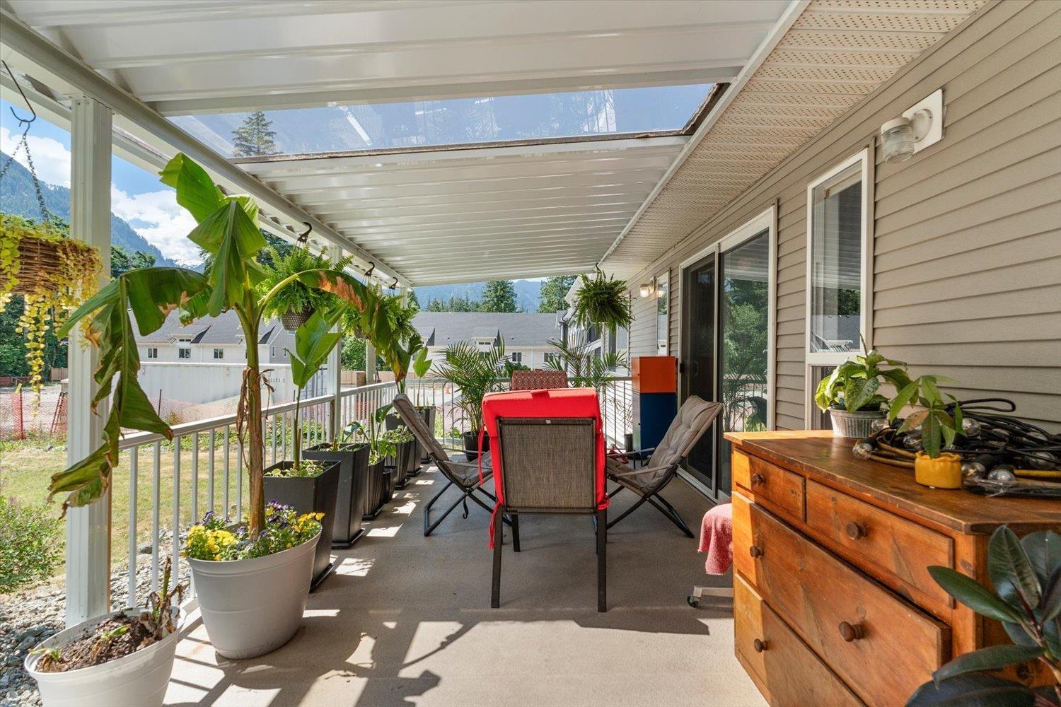 574 Park Street Property Photo 7