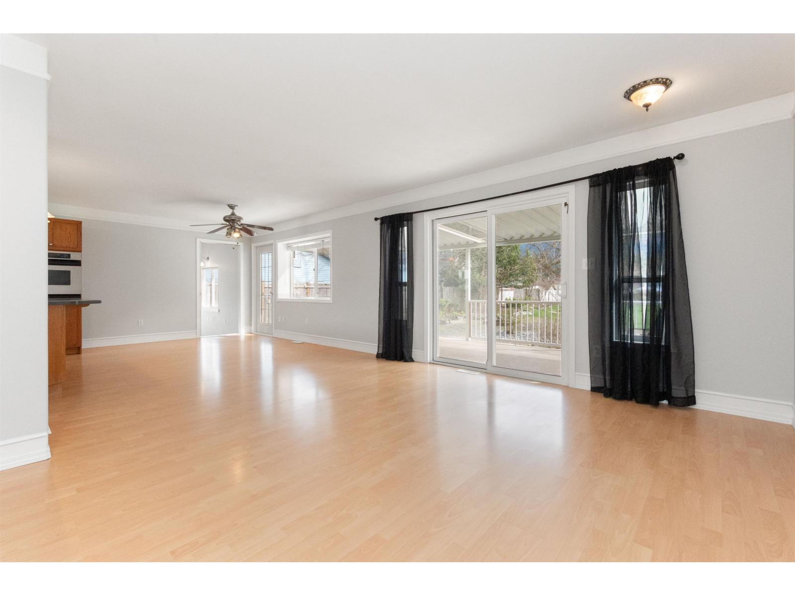 574 Park Street Property Photo 10
