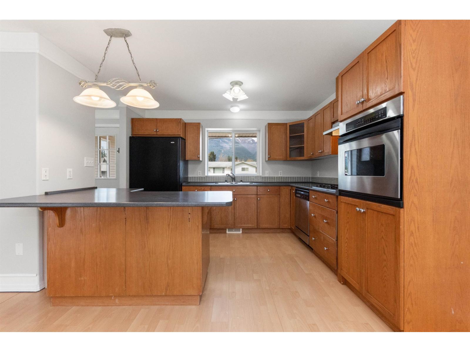 574 Park Street Property Photo 12