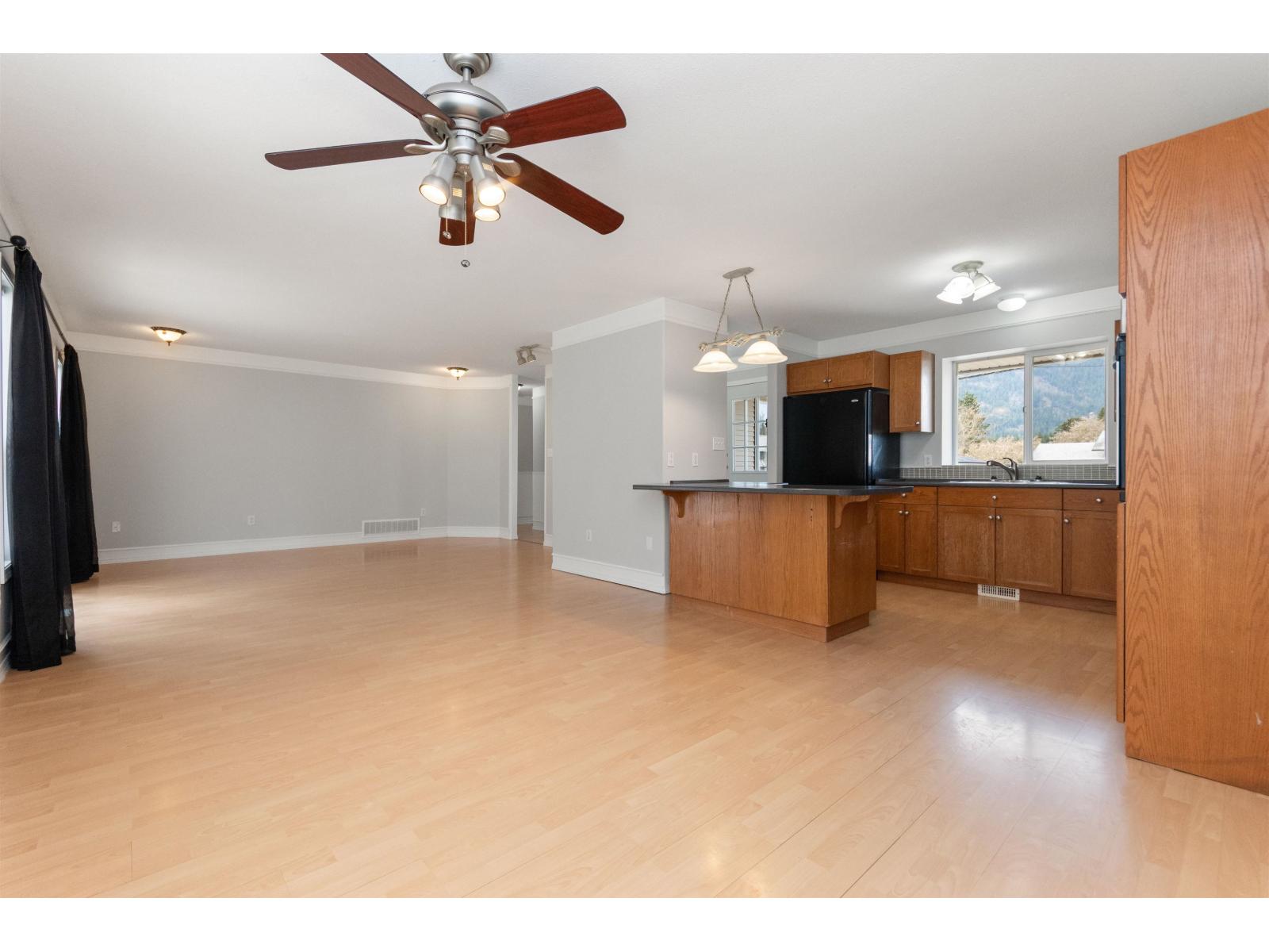 574 Park Street Property Photo 14