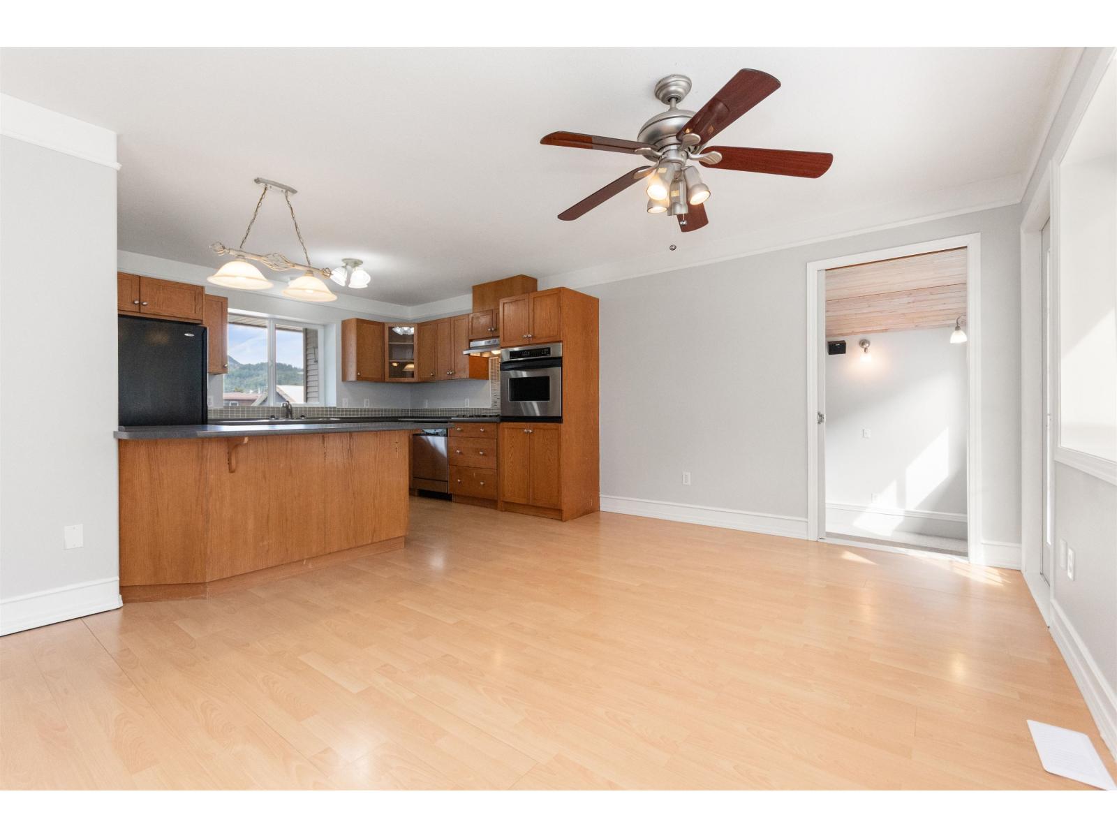 574 Park Street Property Photo 16