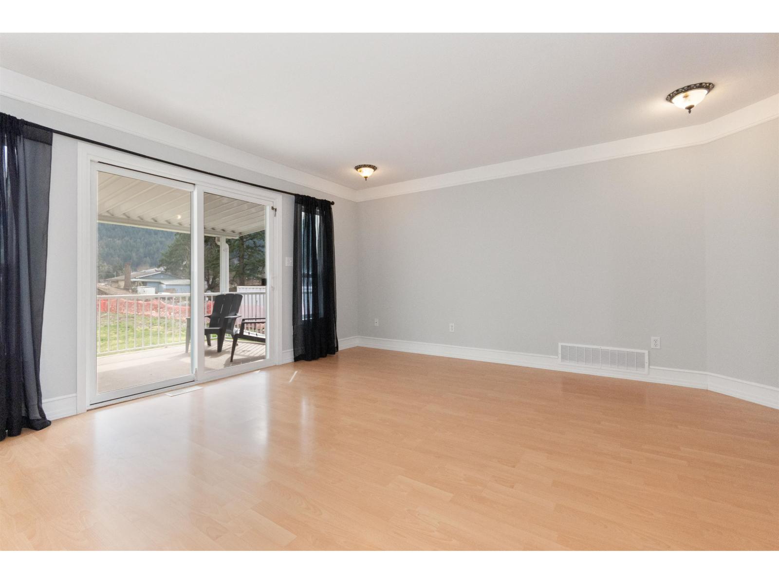 574 Park Street Property Photo 18