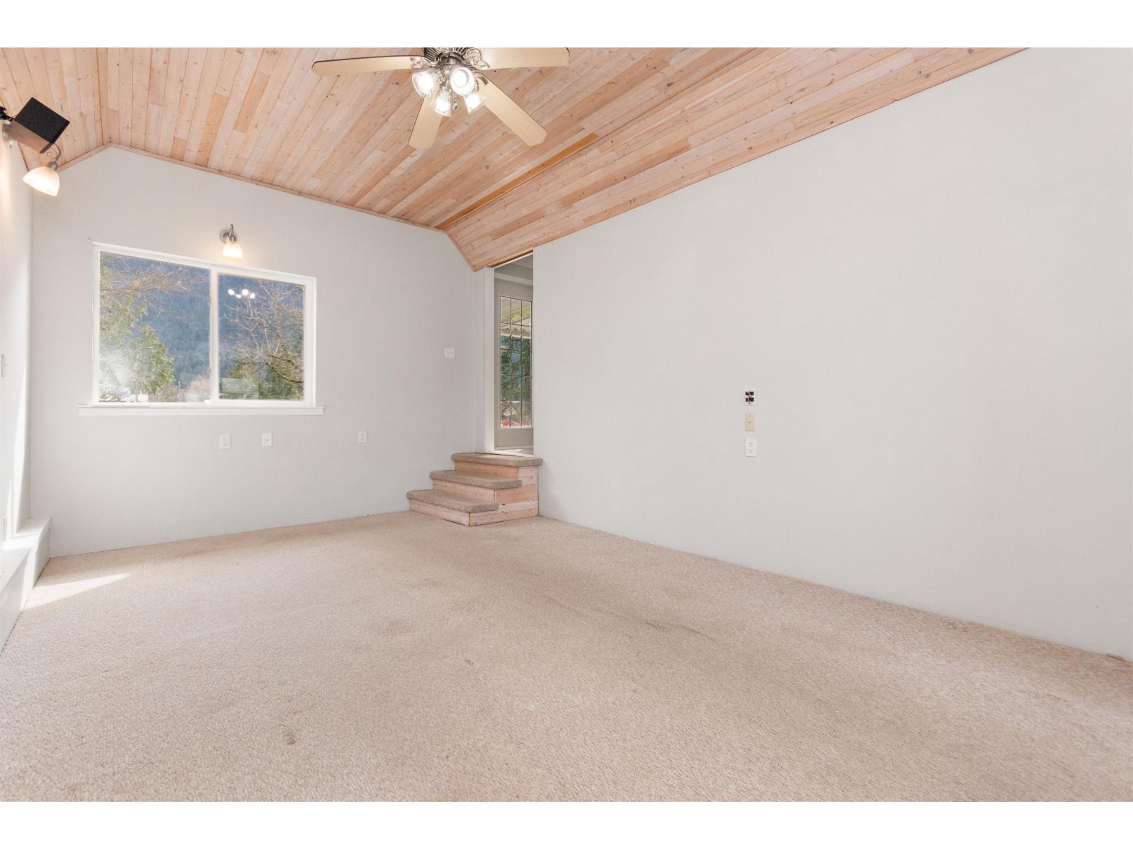 574 Park Street Property Photo 20