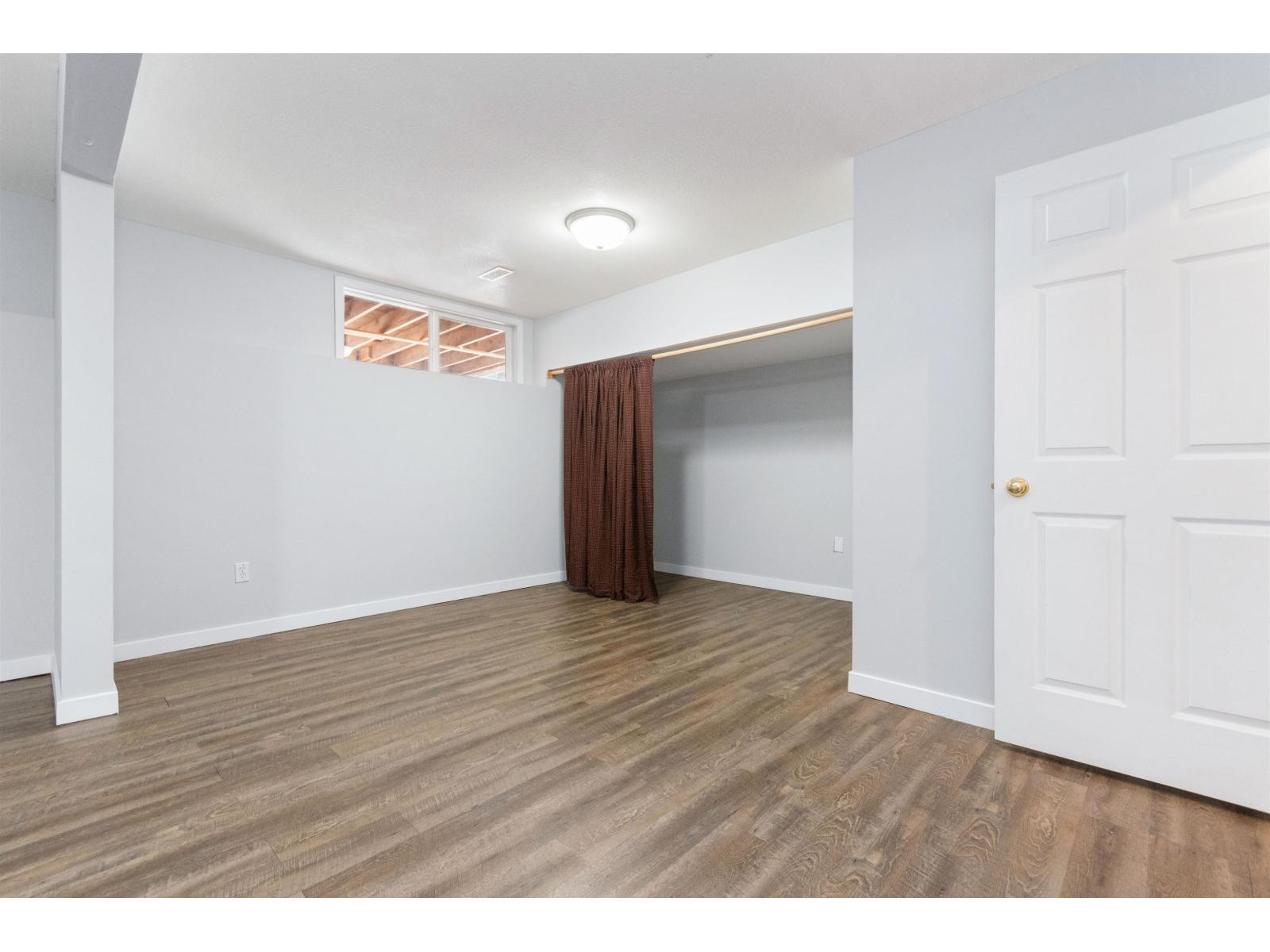 574 Park Street Property Photo 27