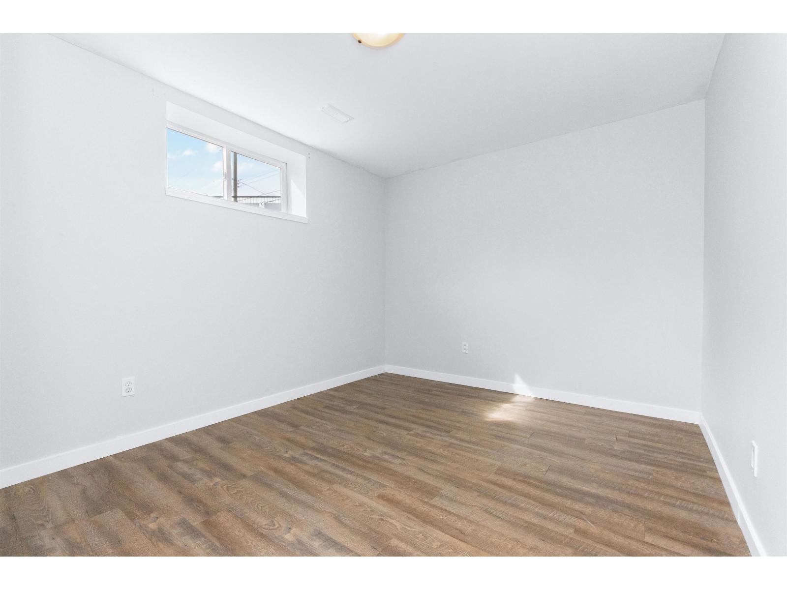 574 Park Street Property Photo 29